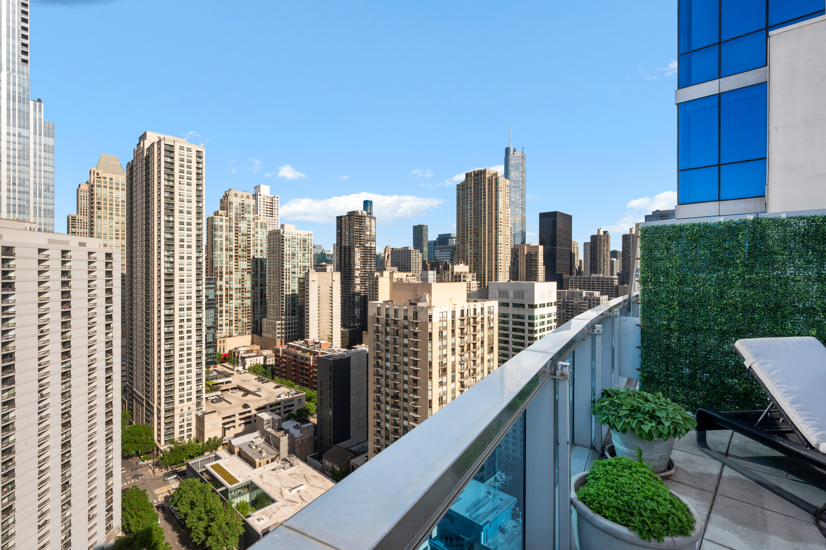 110 W Superior Street Unit: 2603