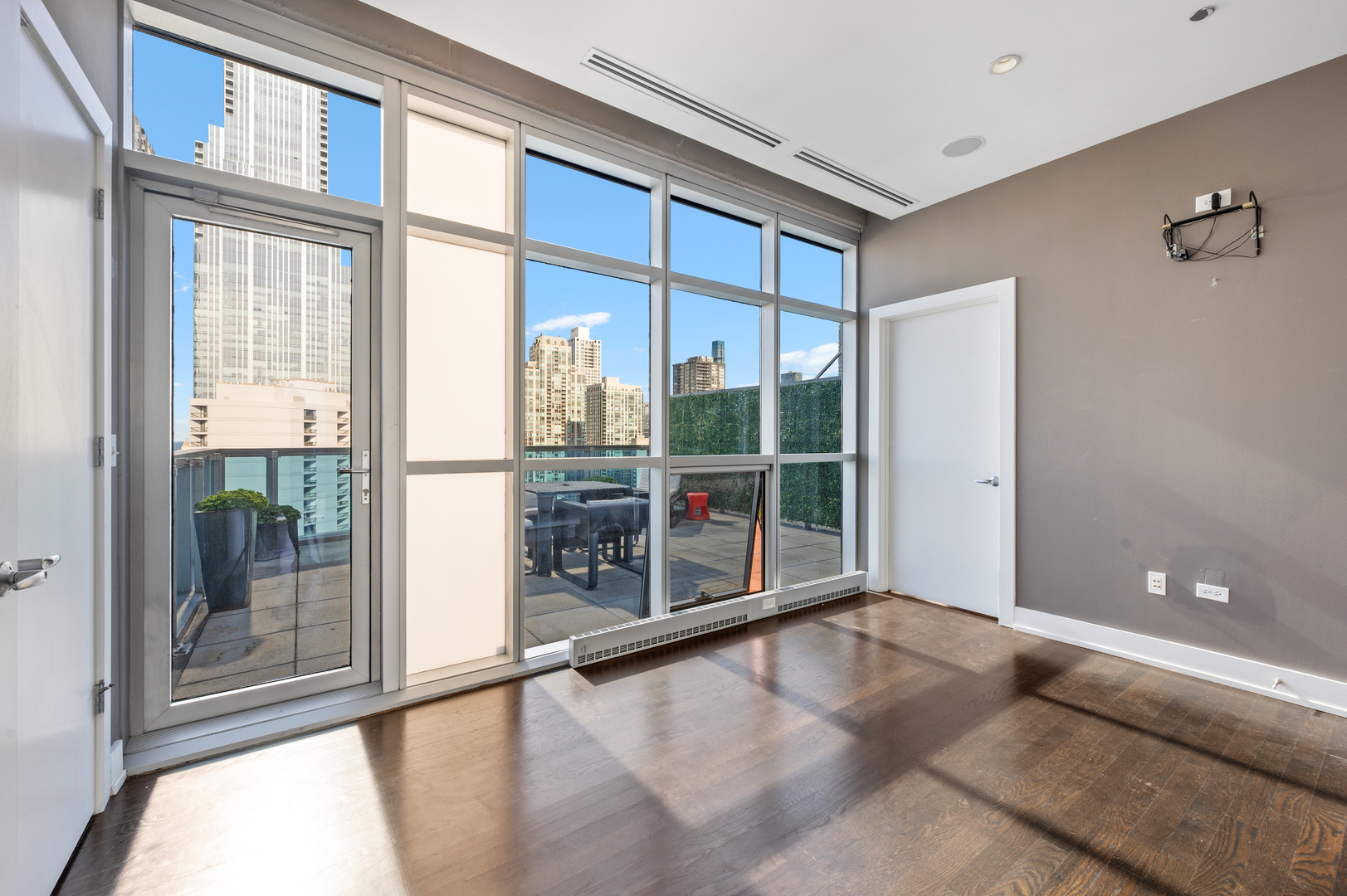 110 W Superior Street Unit: 2603