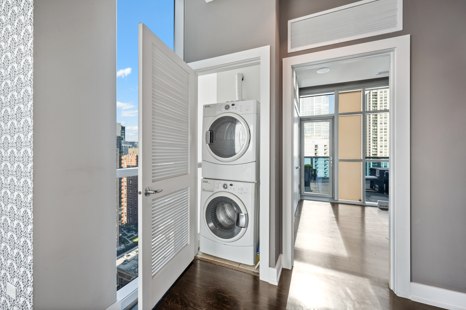 110 W Superior Street Unit: 2603