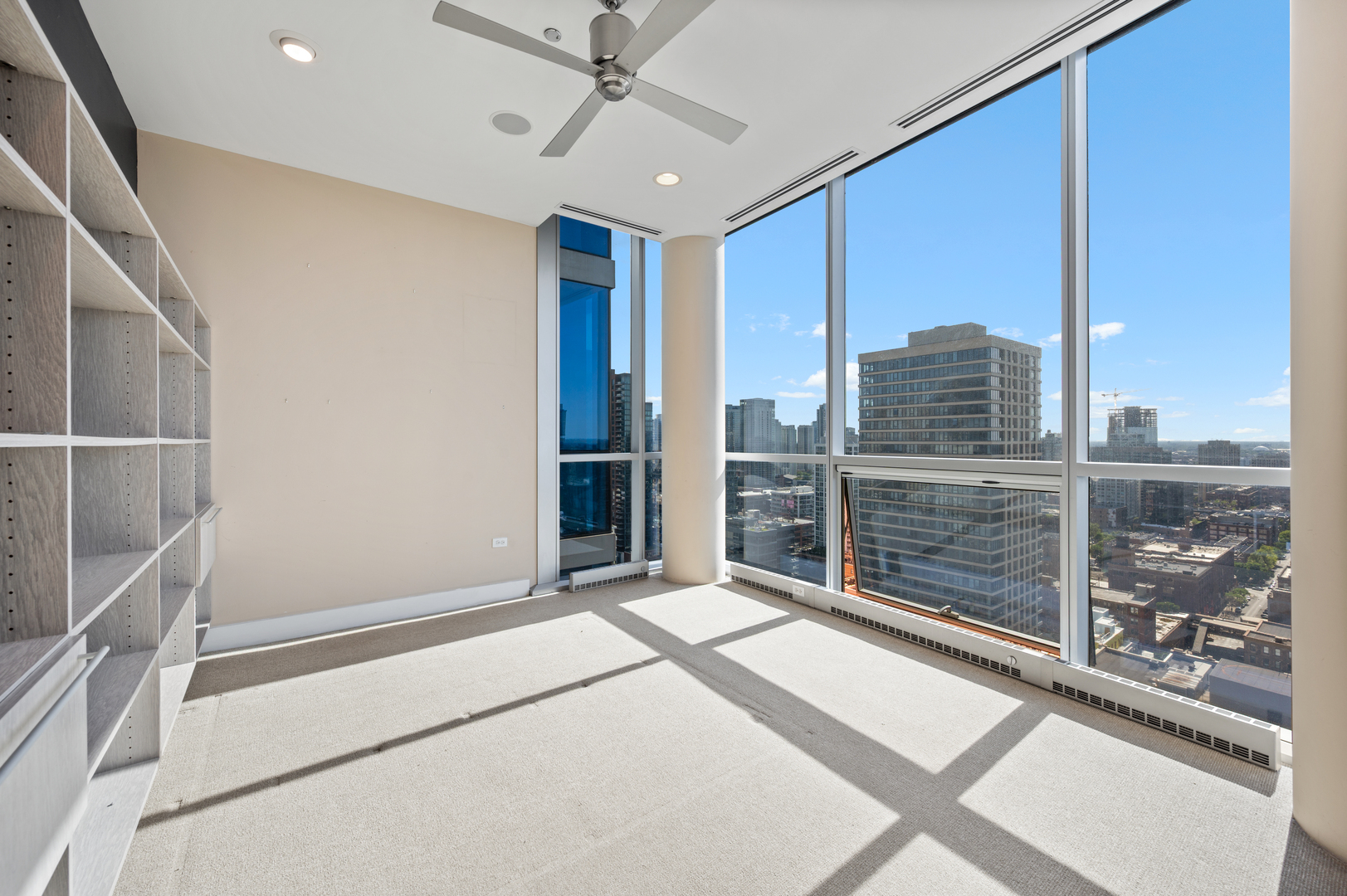 110 W Superior Street Unit: 2603