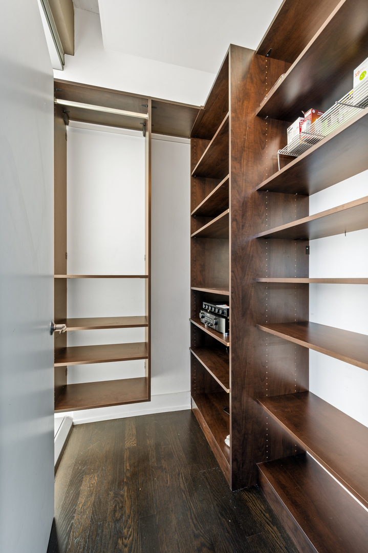 110 W Superior Street Unit: 2603