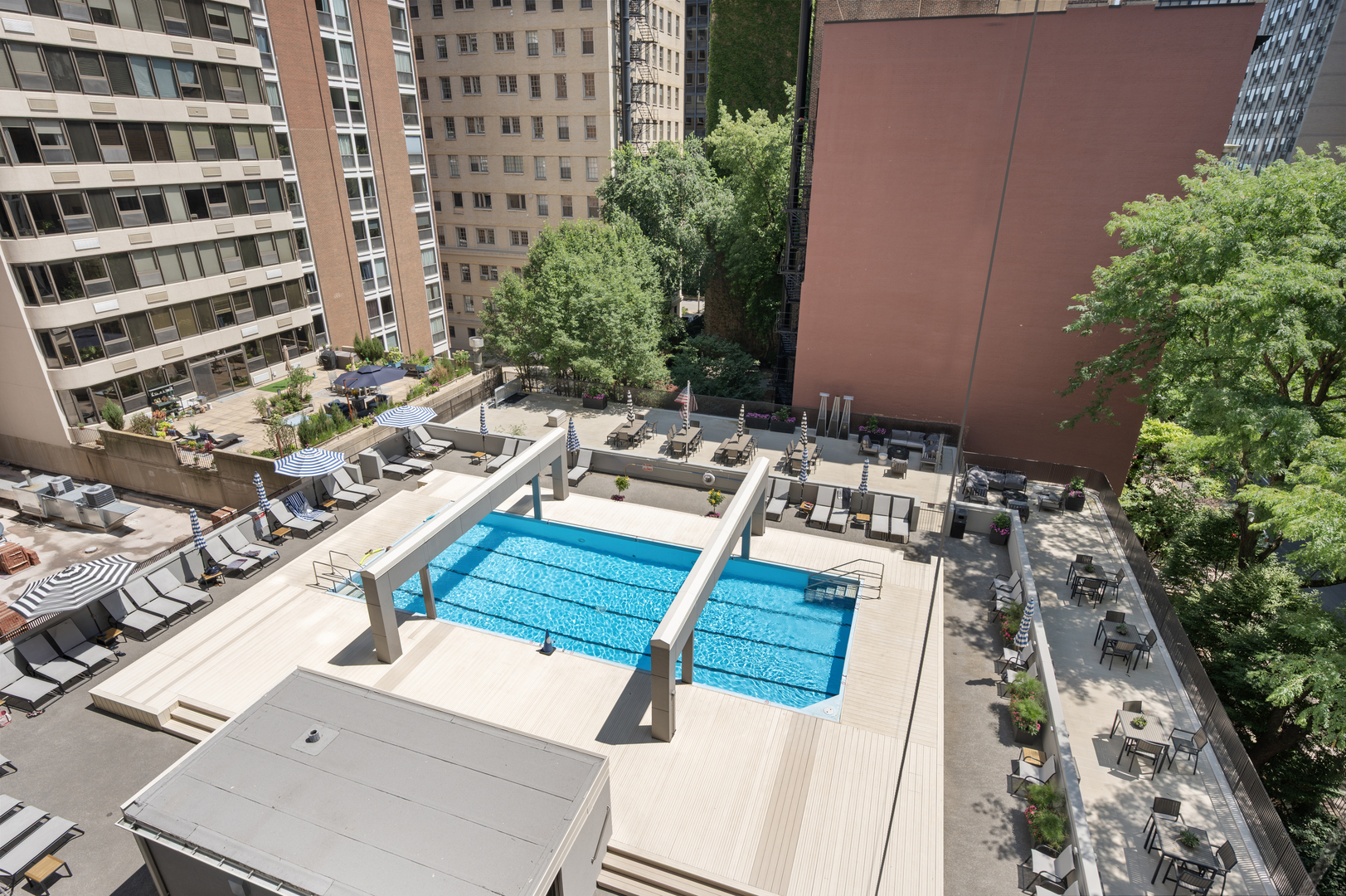 200 E Delaware Place Unit: 7D