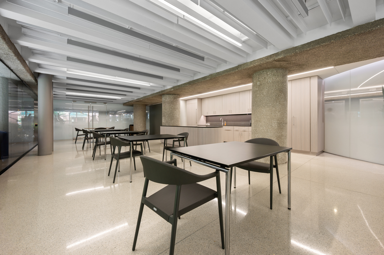 200 E Delaware Place Unit: 7D