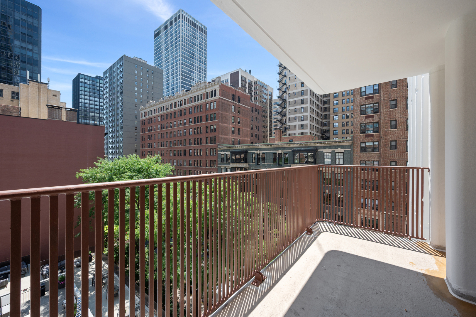 200 E Delaware Place Unit: 7D