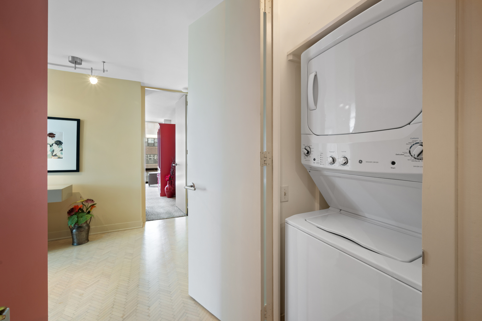 200 E Delaware Place Unit: 7D