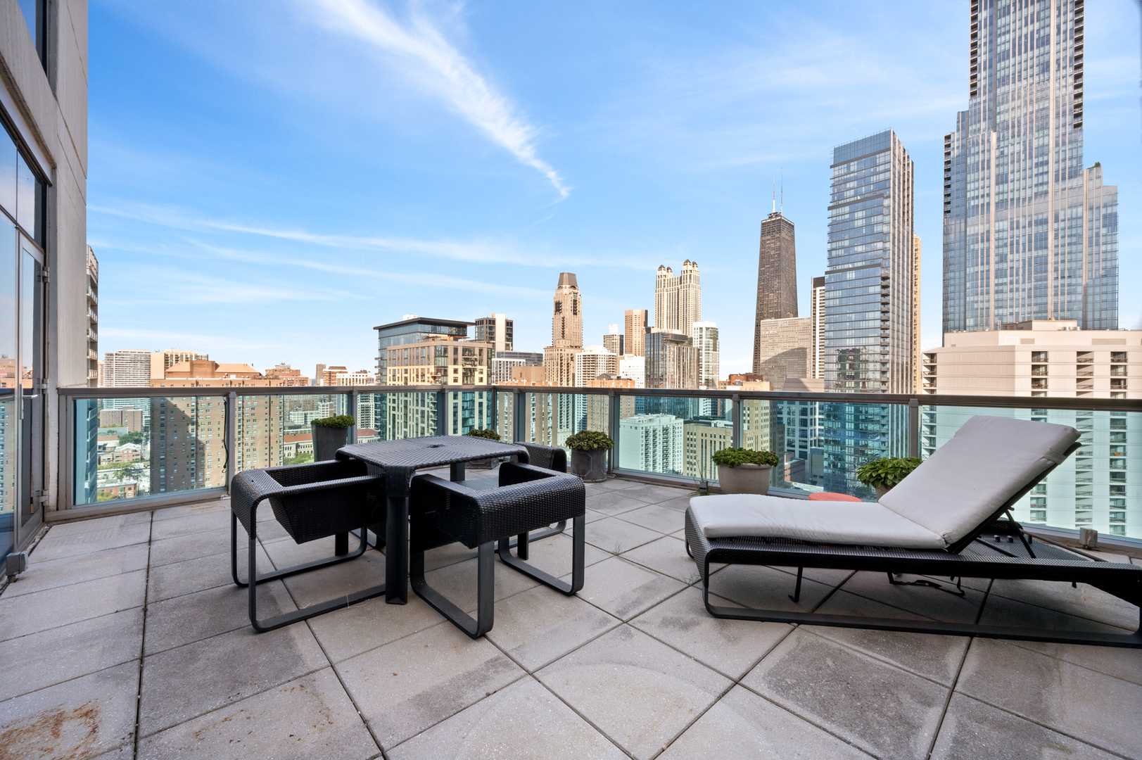 110 W Superior Street Unit: 2603