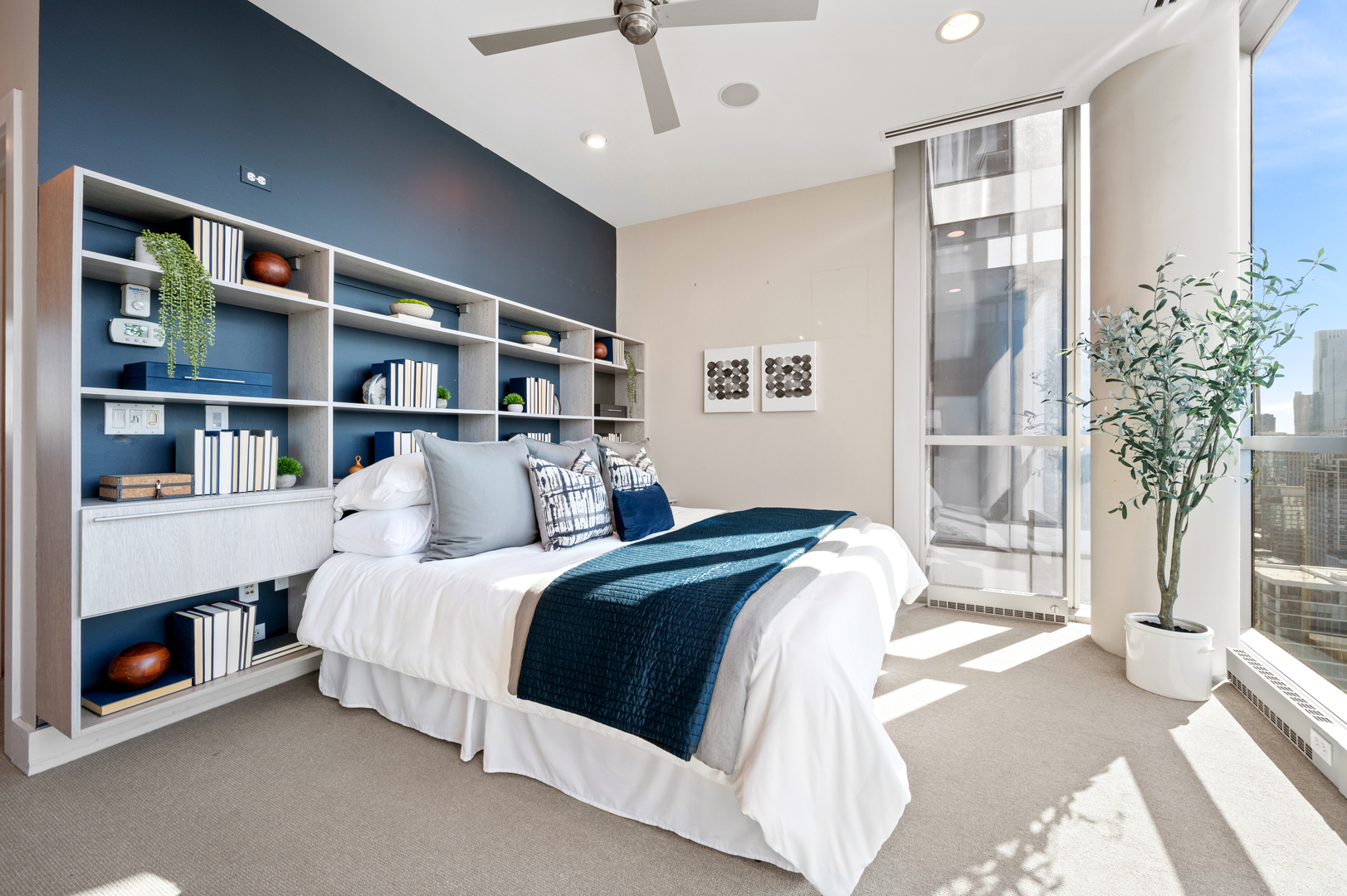 110 W Superior Street Unit: 2603