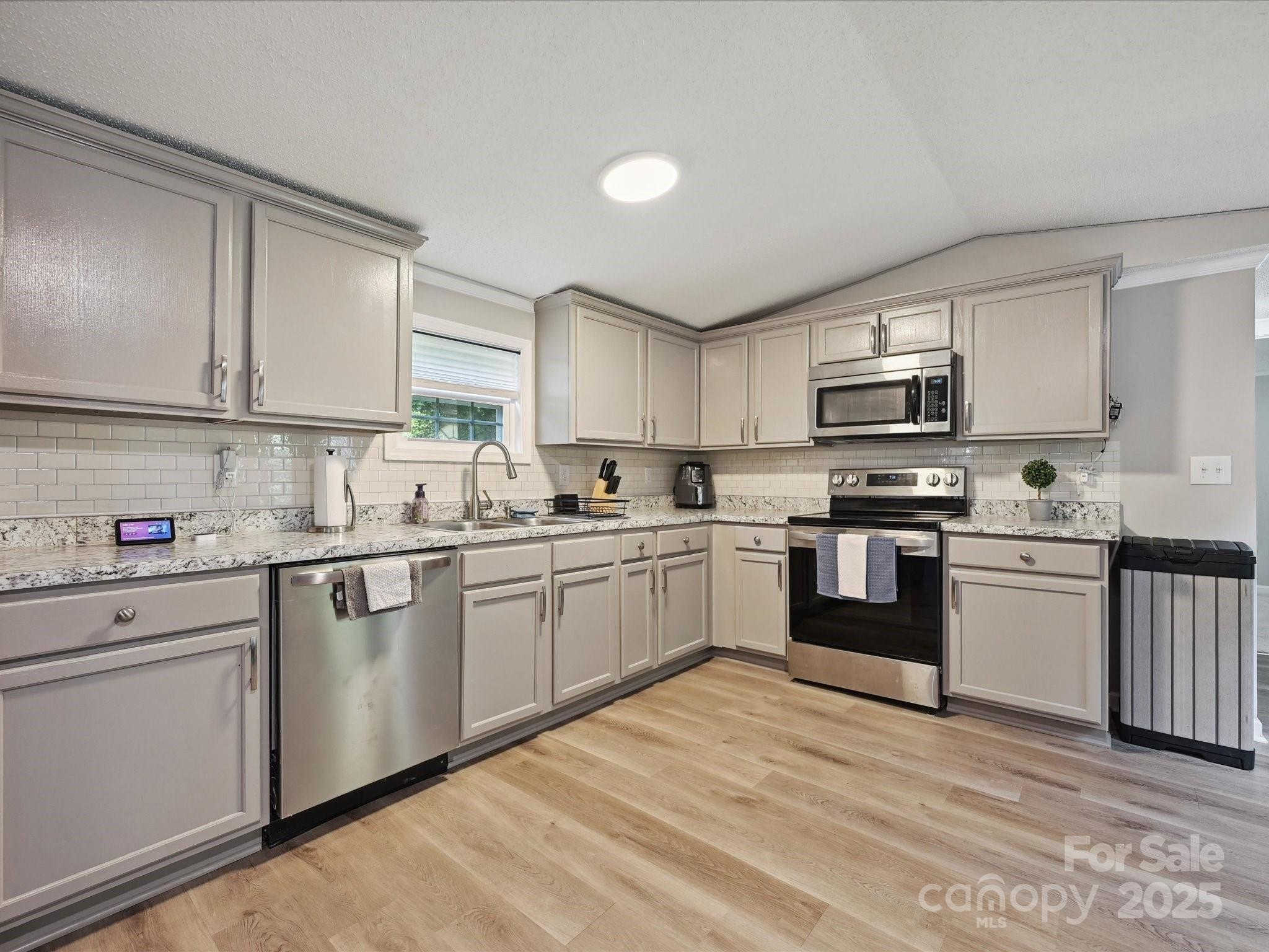 1140 Randall Court