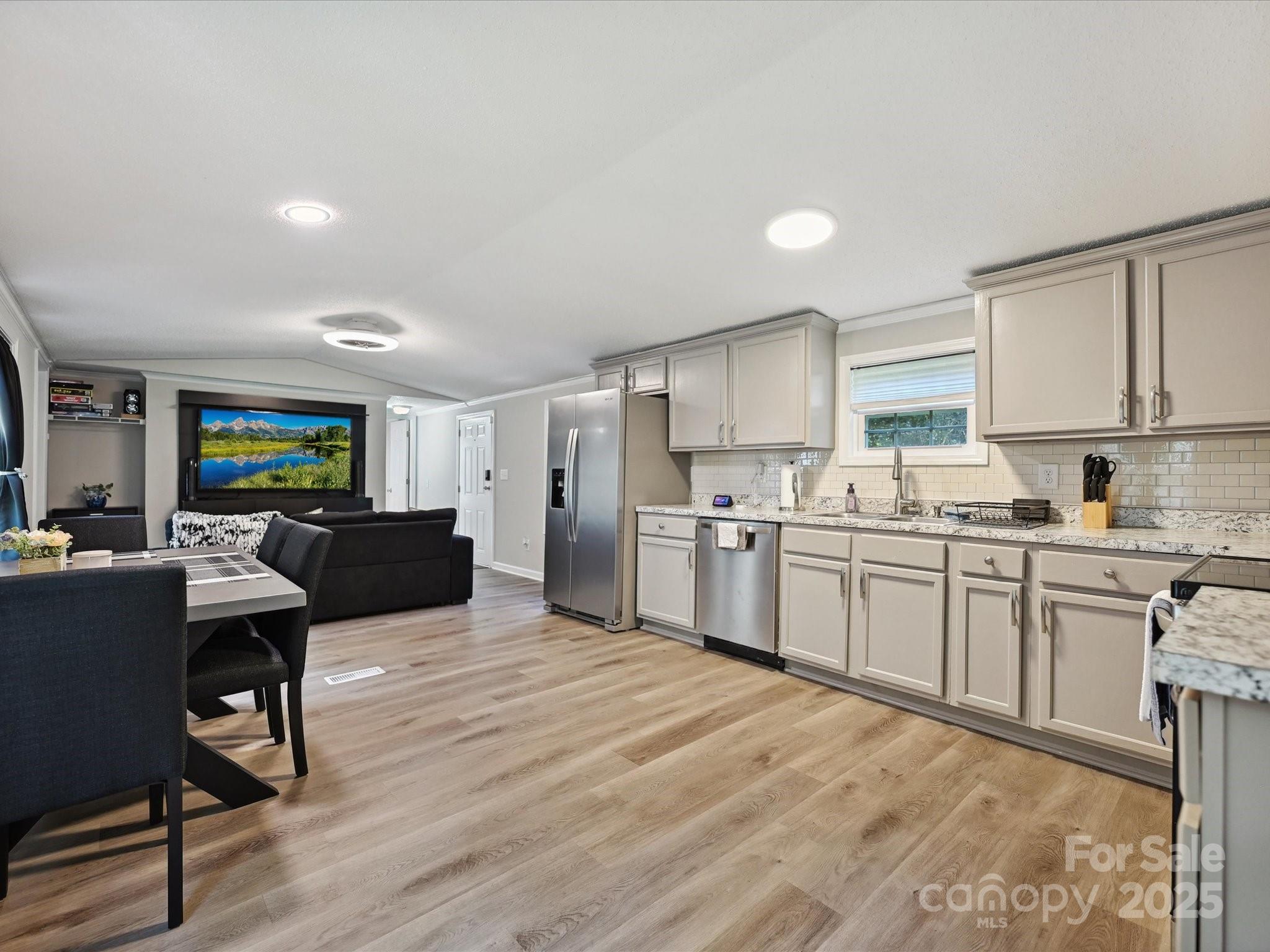 1140 Randall Court