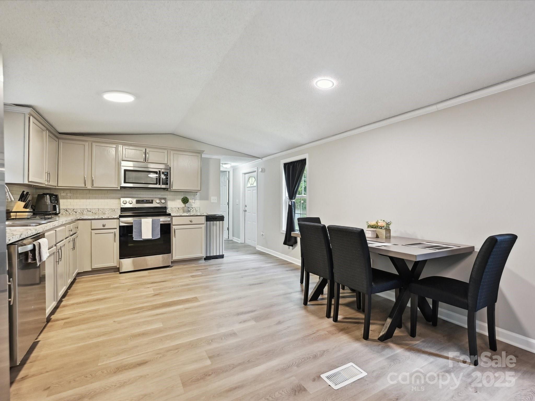 1140 Randall Court