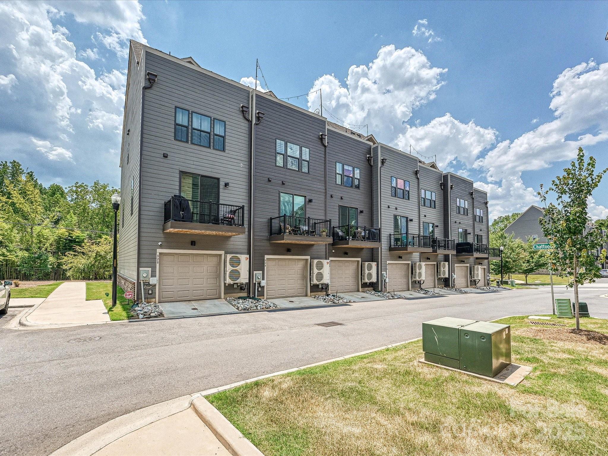 824 Broad River Lane