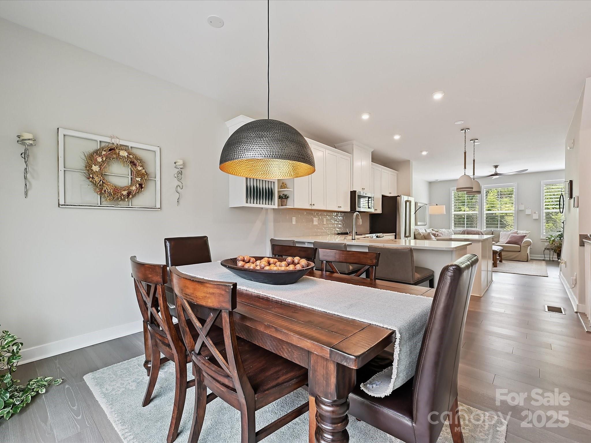 824 Broad River Lane