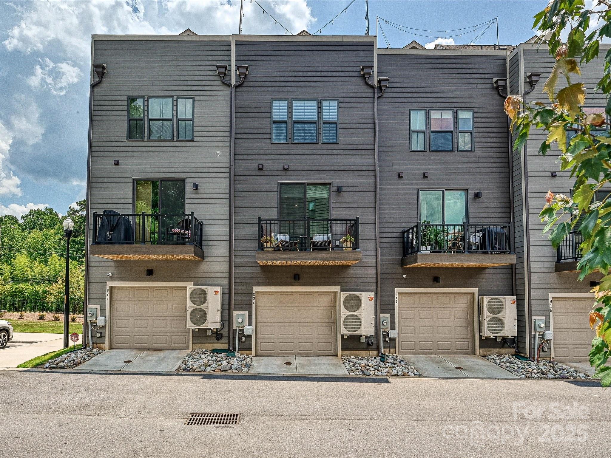 824 Broad River Lane