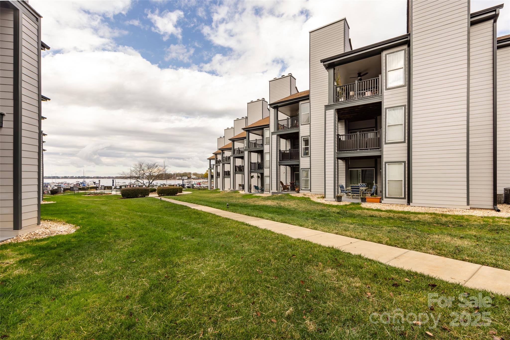 18861 Vineyard Point Lane