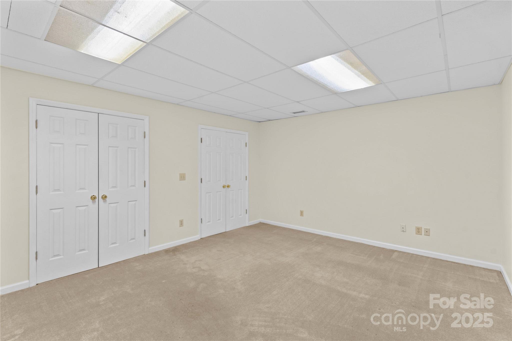864 Hunter Drive