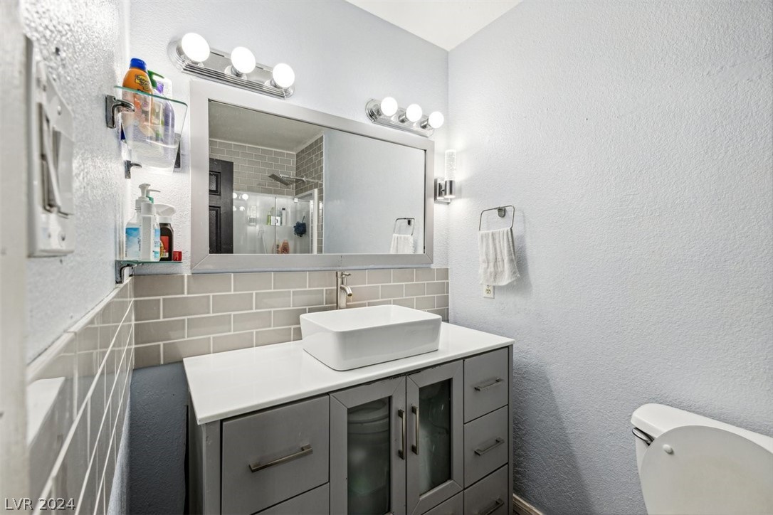 701 Bloomingfield Lane