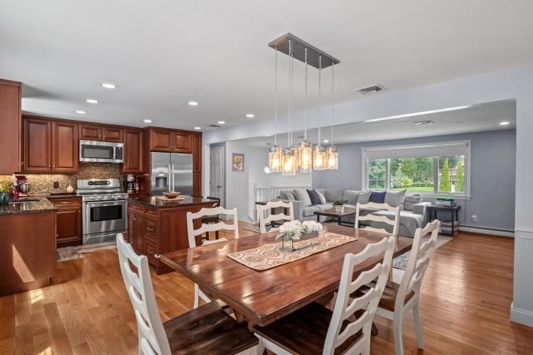 25 Hearthstone Cir