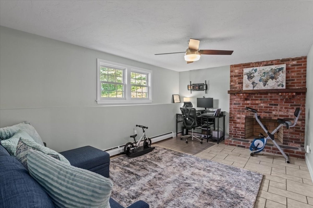25 Hearthstone Cir