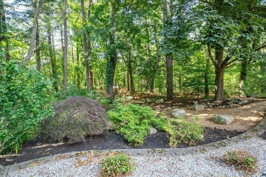 25 Hearthstone Cir