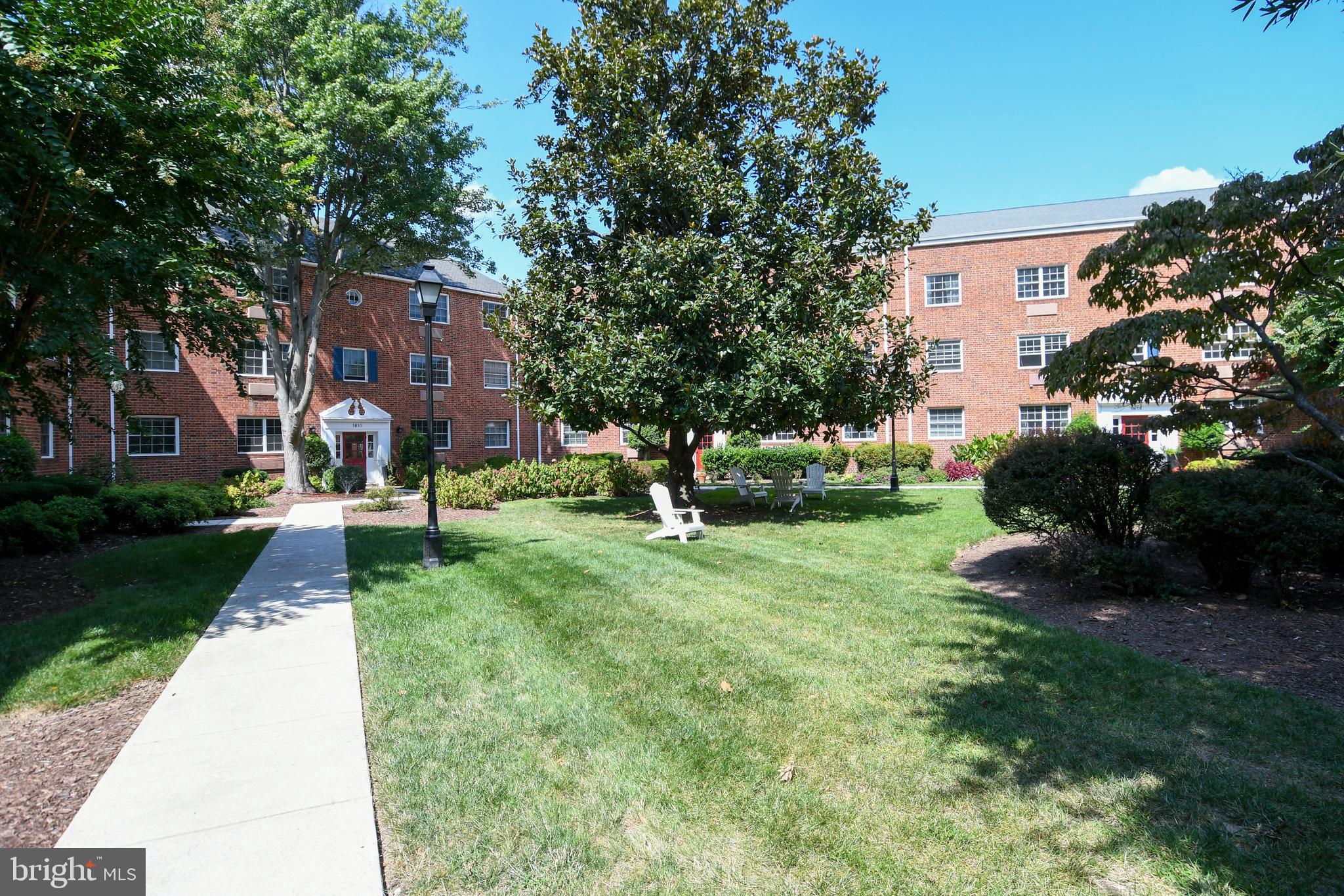 1604 W ABINGDON DRIVE 301