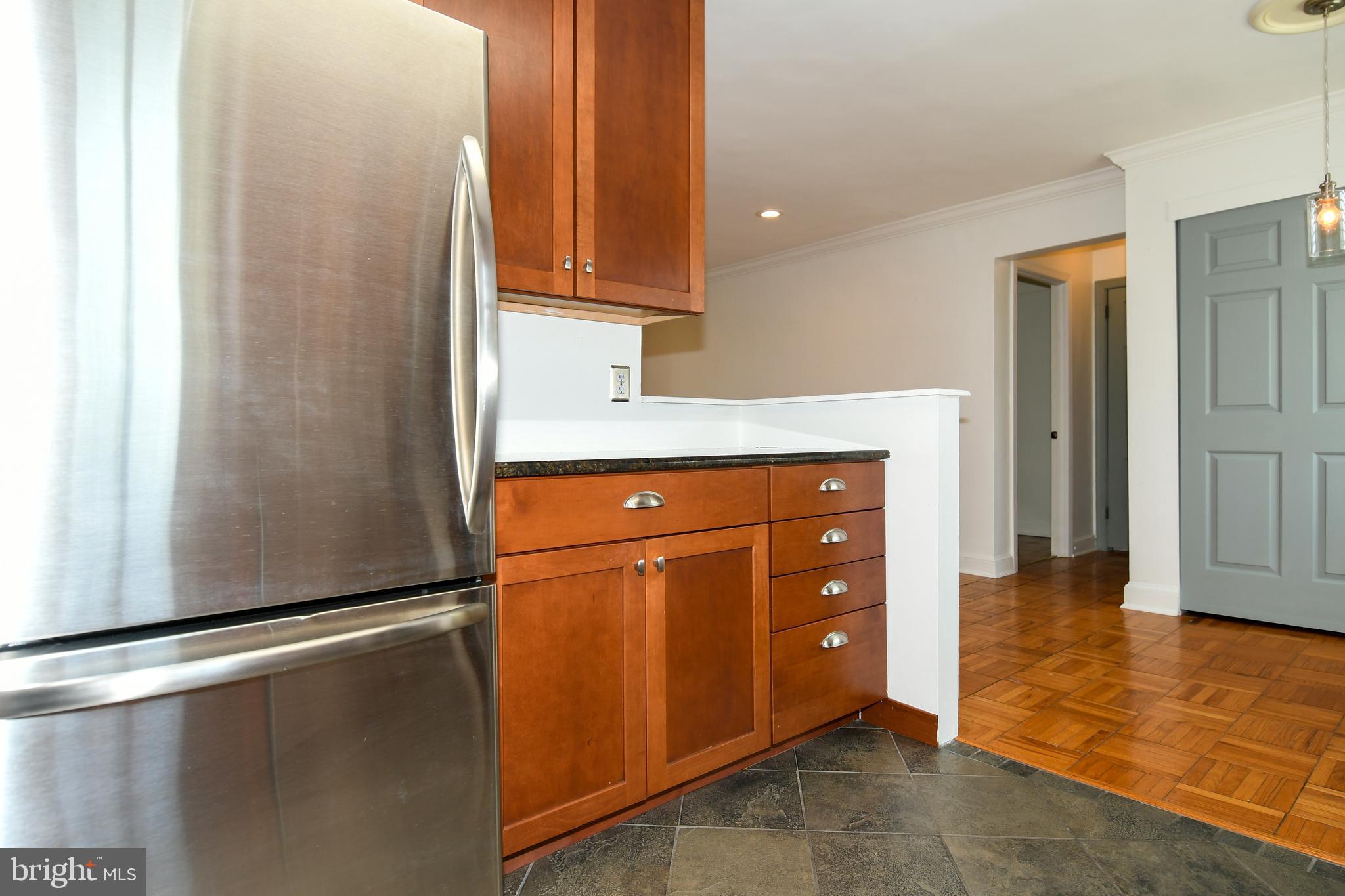 1604 W ABINGDON DRIVE 301