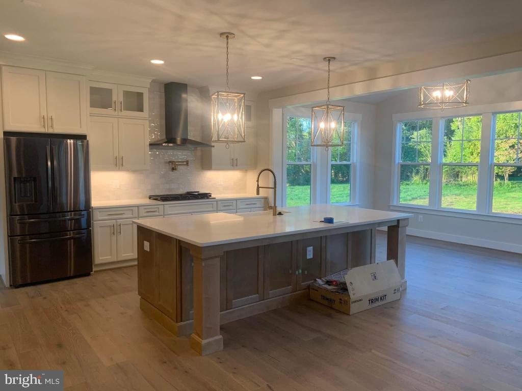 9827 THOROUGHBRED ROAD