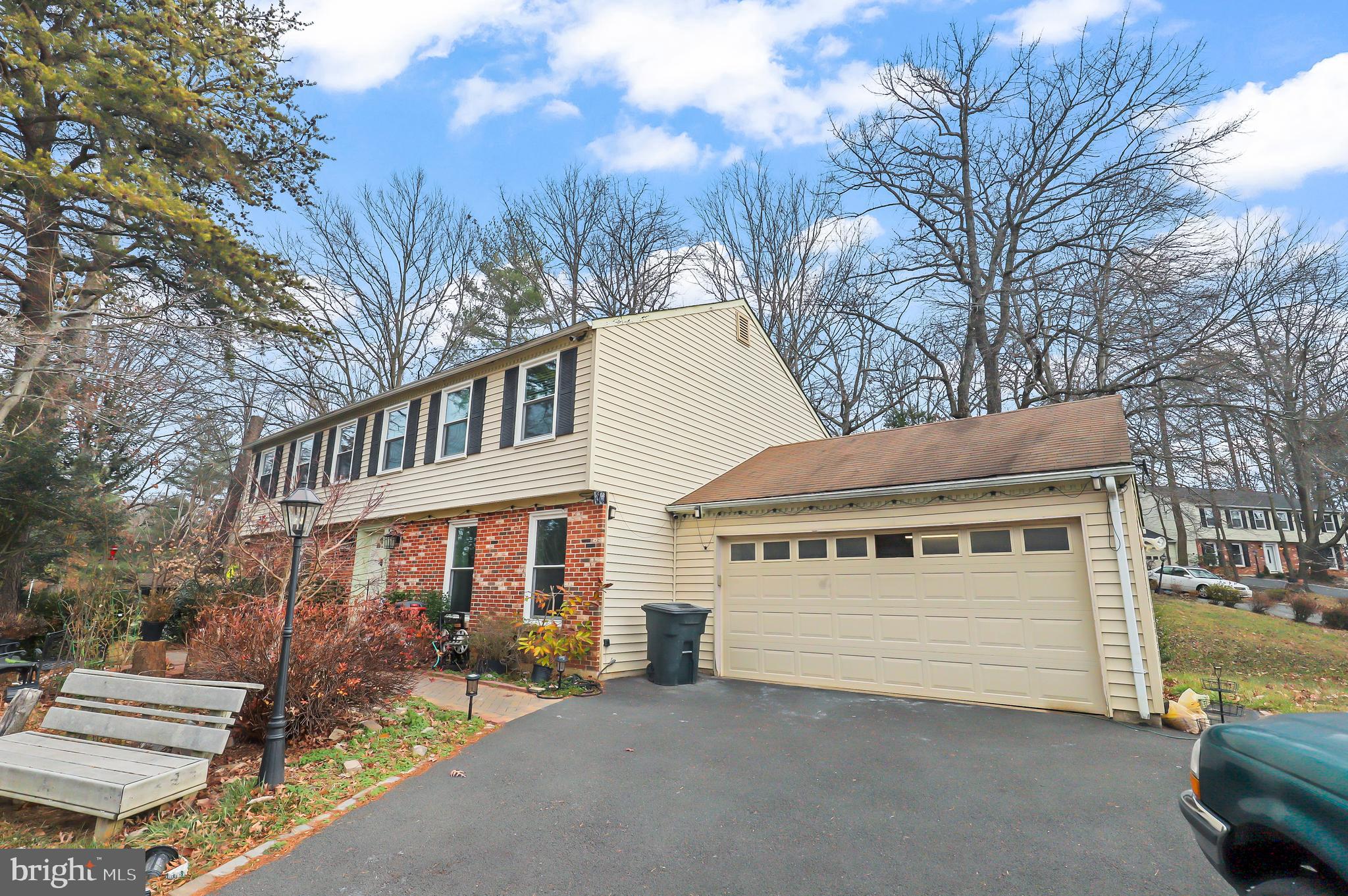 2281 DOSINIA COURT