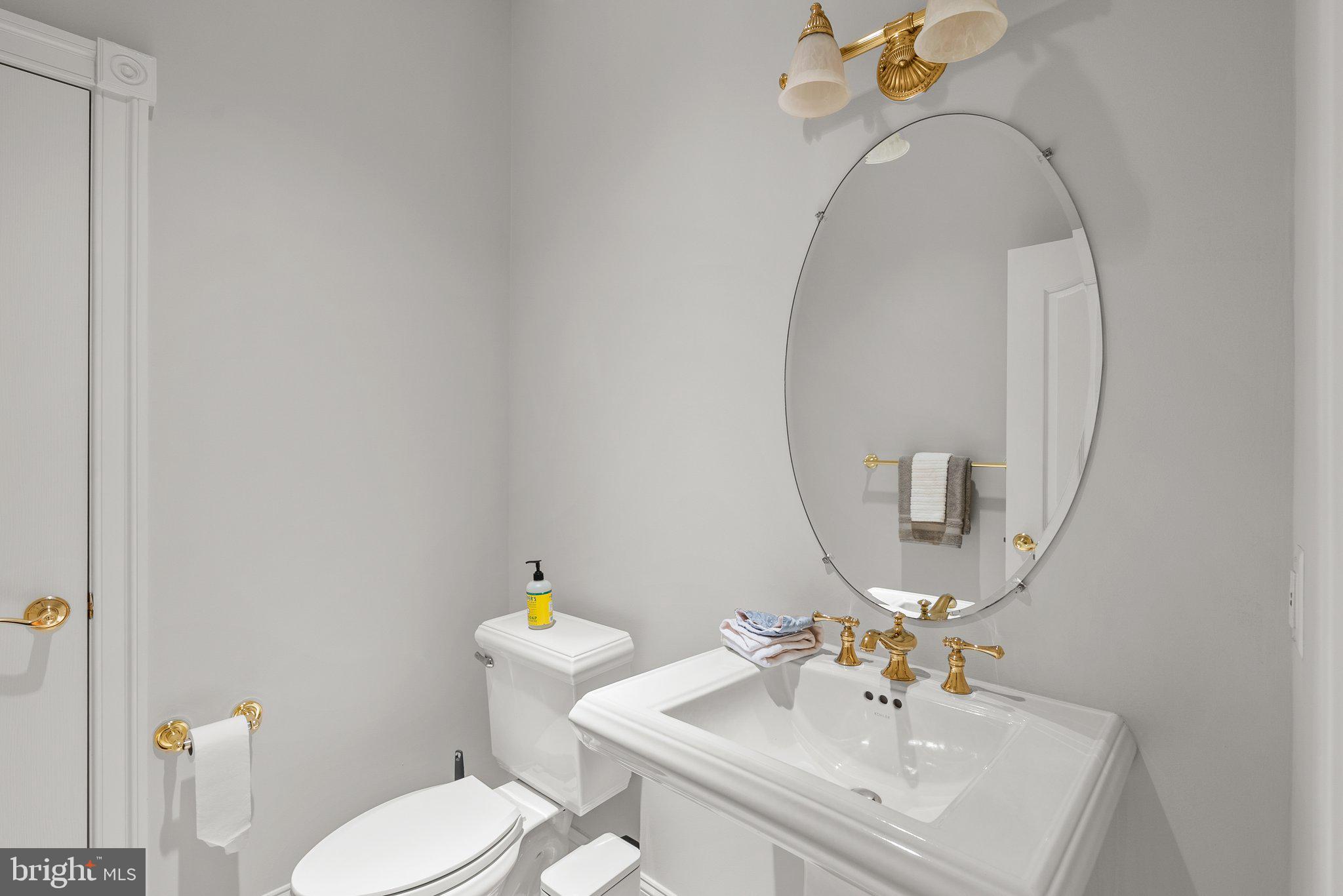 8262 TRAILWOOD COURT