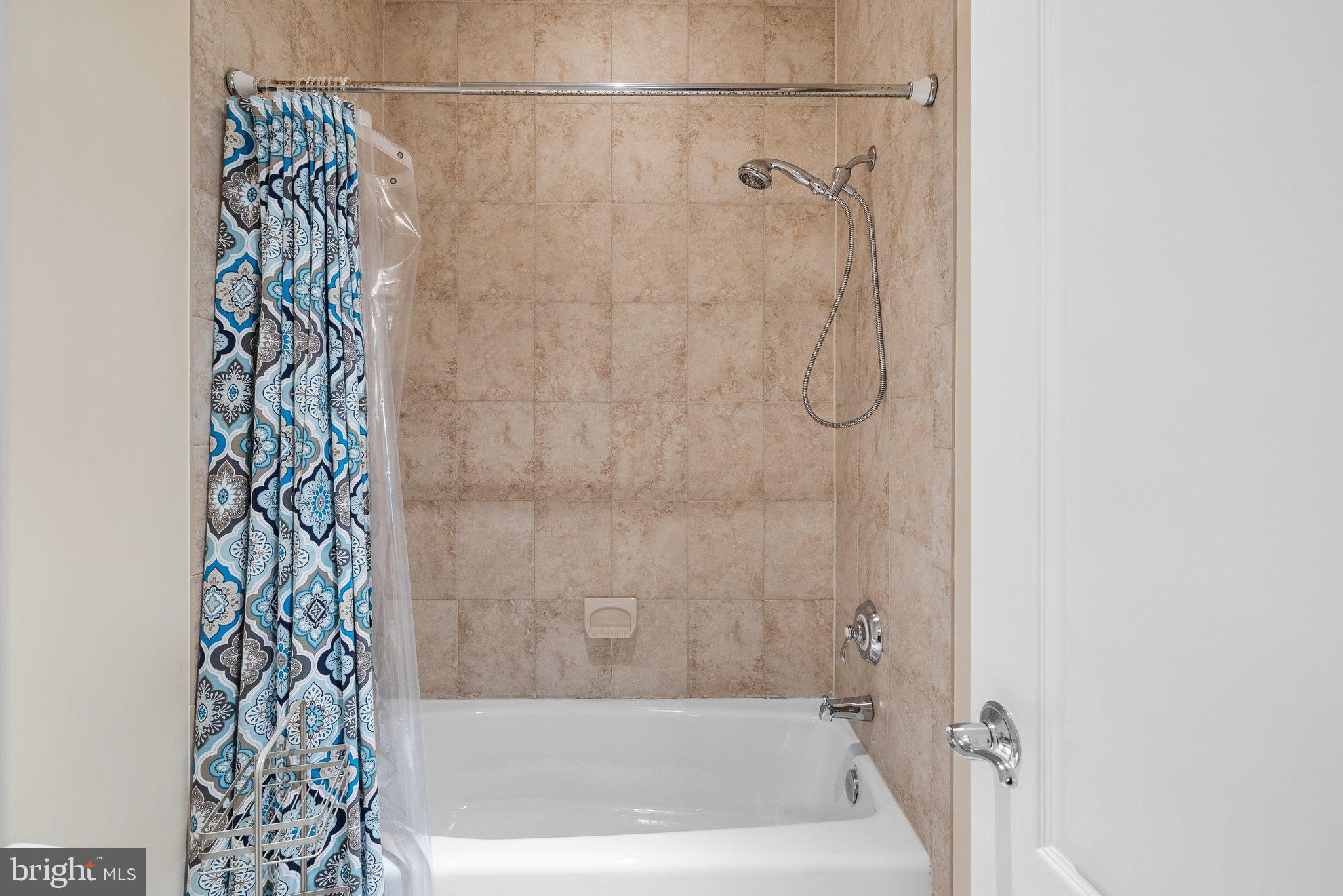 8262 TRAILWOOD COURT