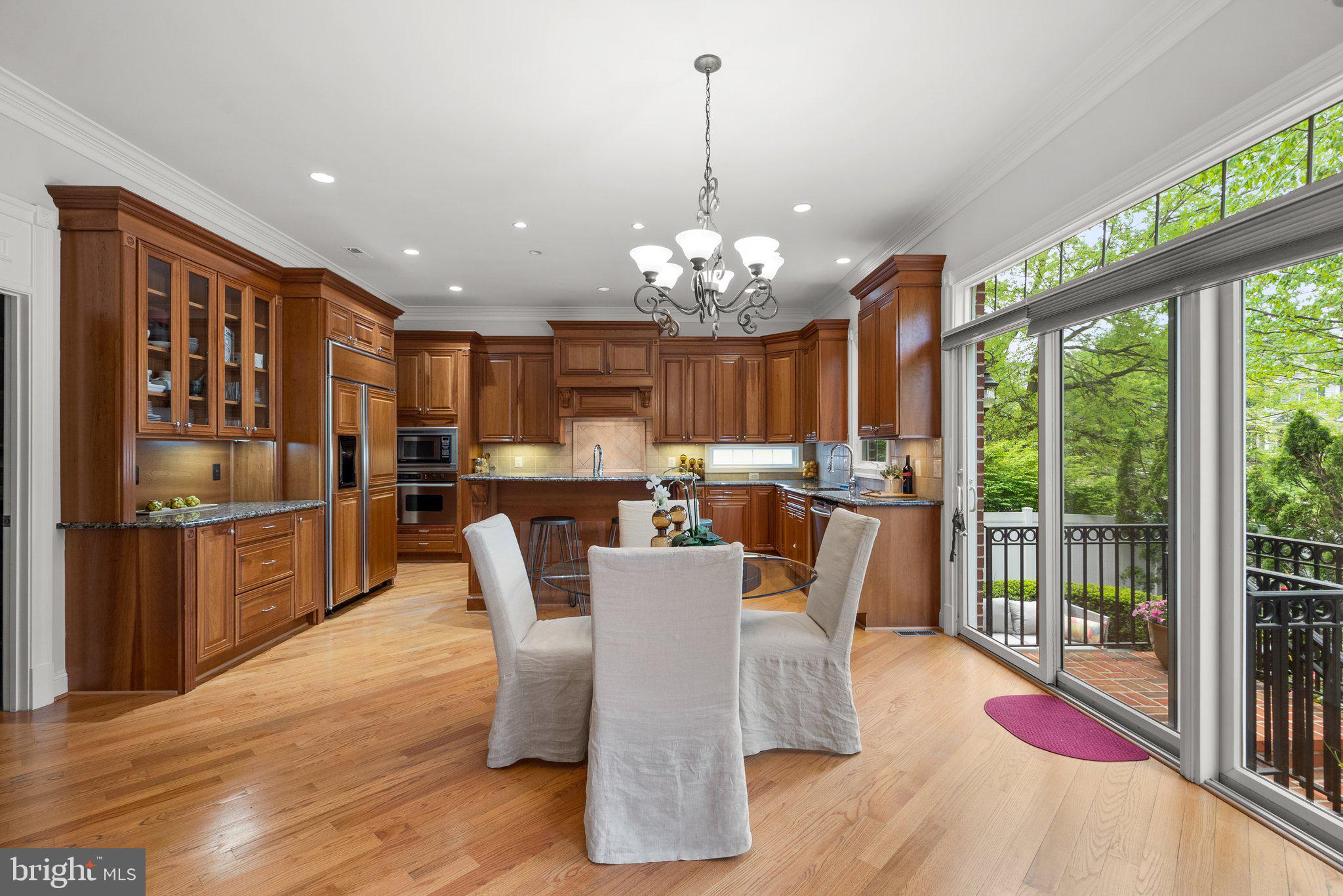 8262 TRAILWOOD COURT