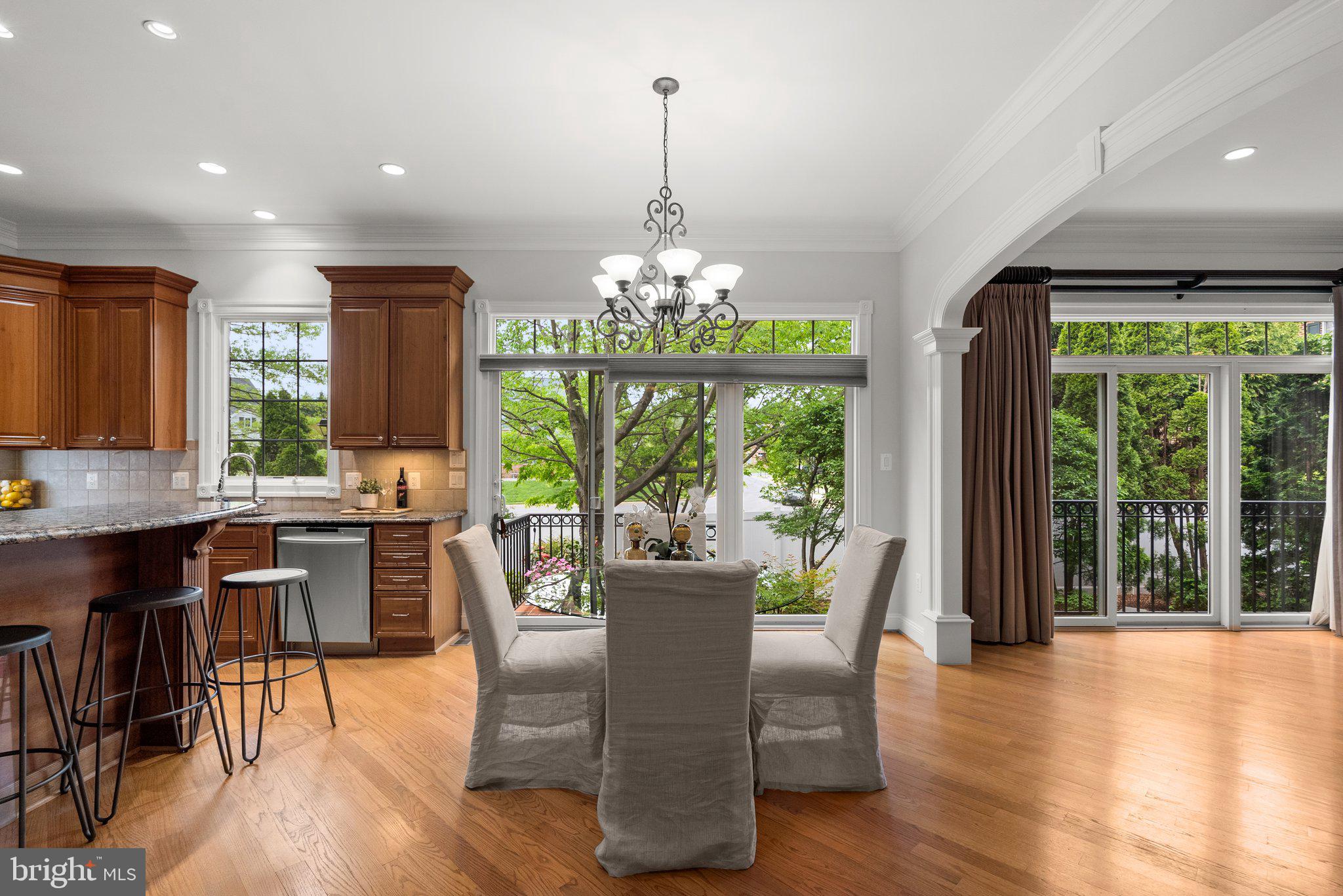 8262 TRAILWOOD COURT