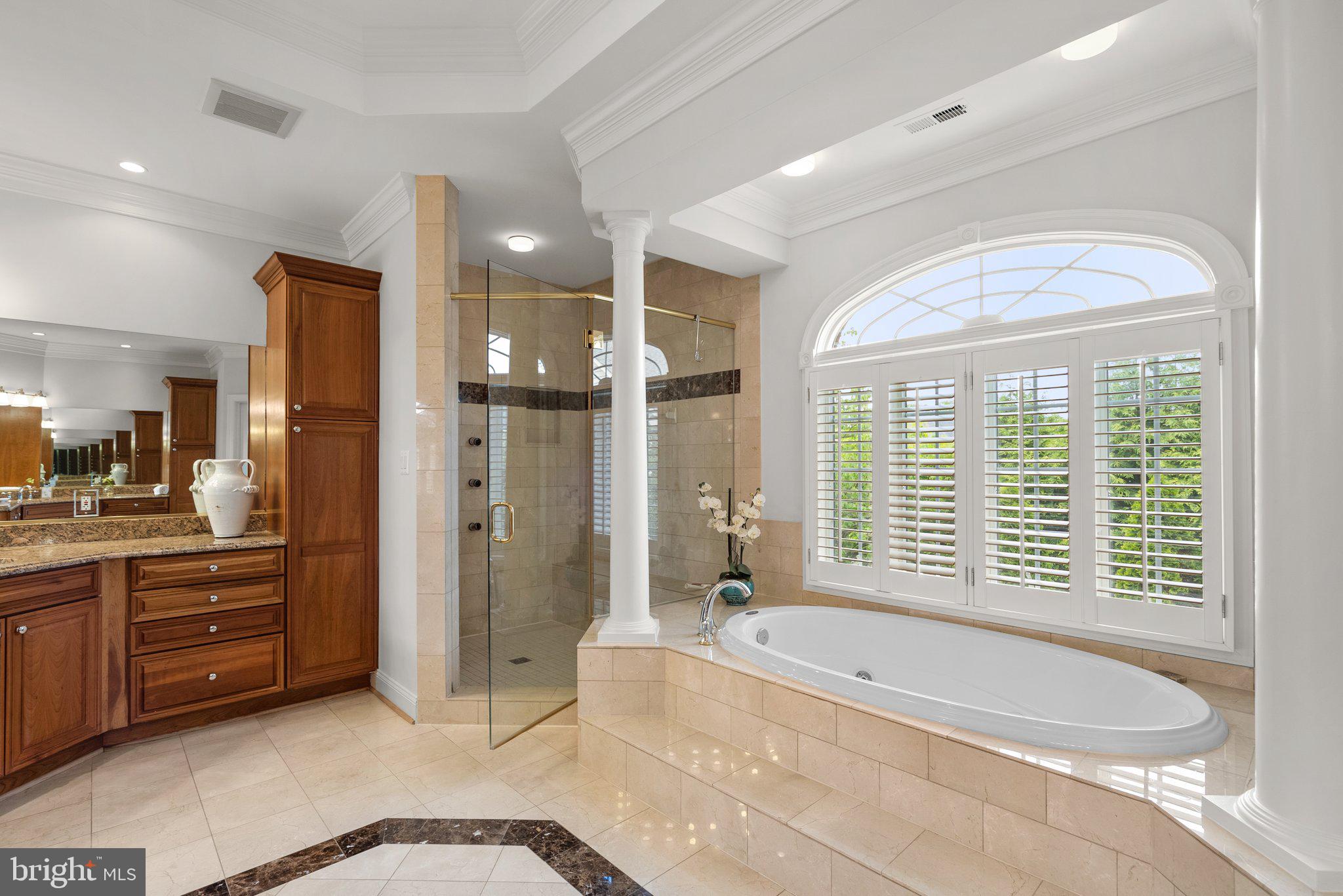 8262 TRAILWOOD COURT