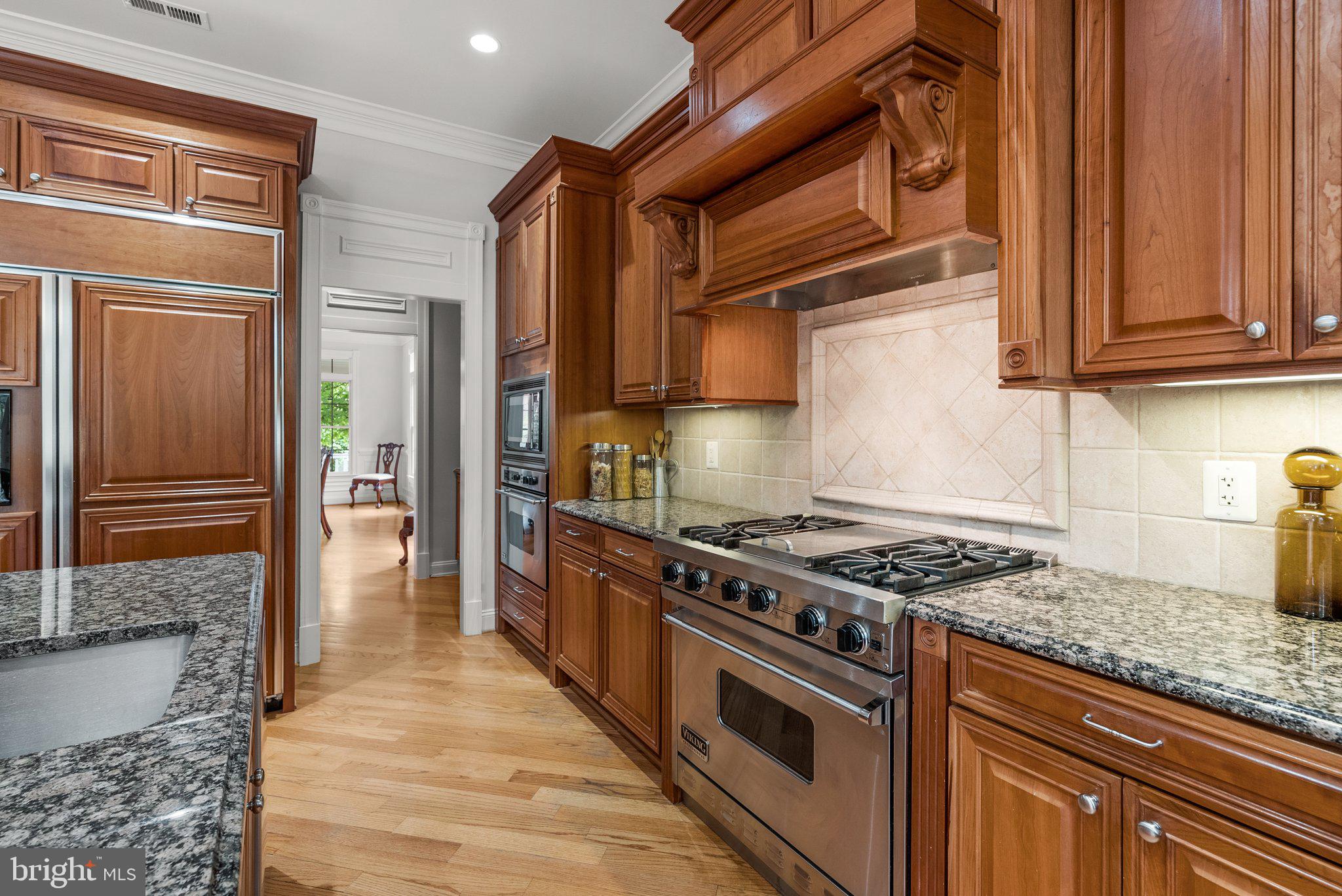 8262 TRAILWOOD COURT