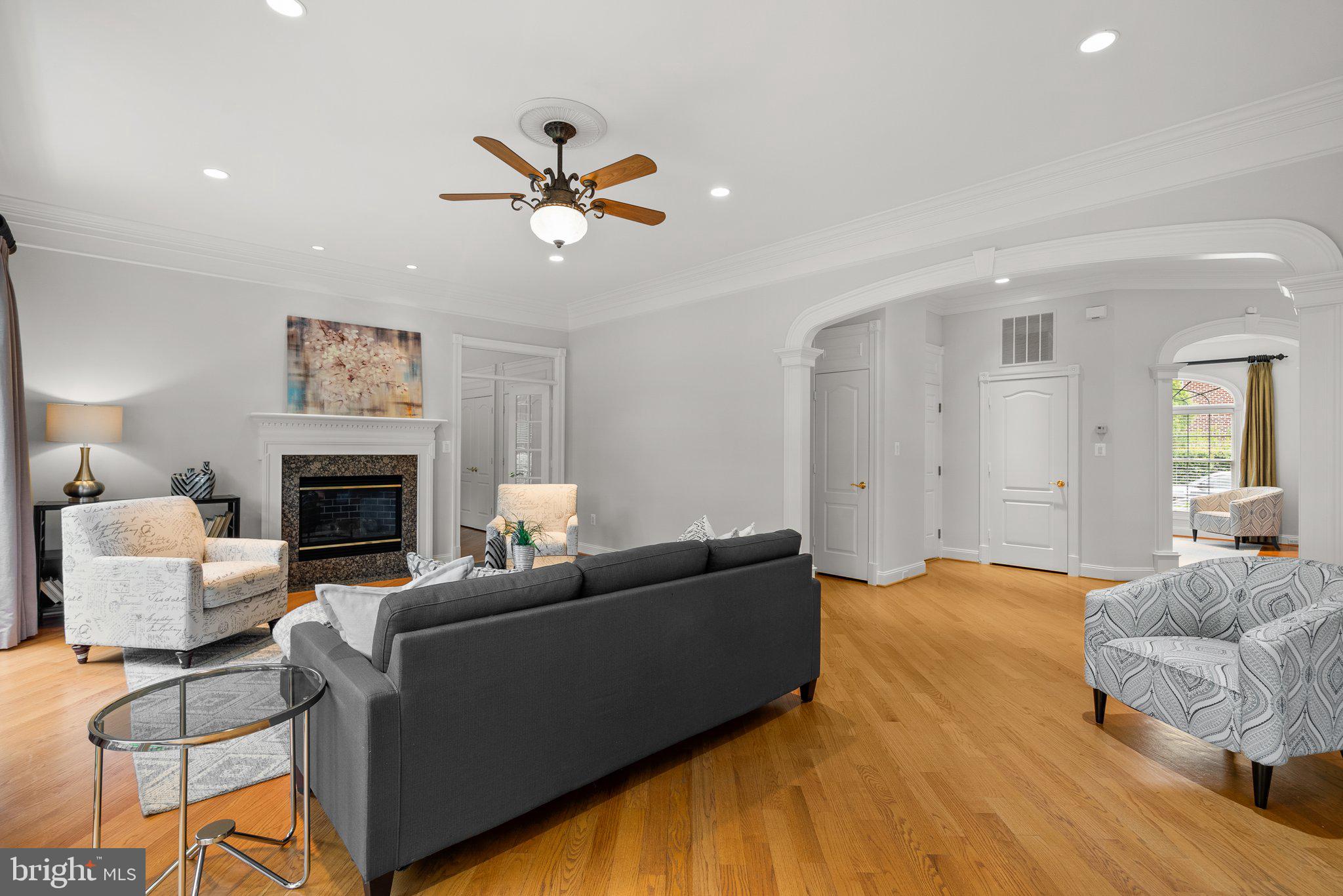 8262 TRAILWOOD COURT