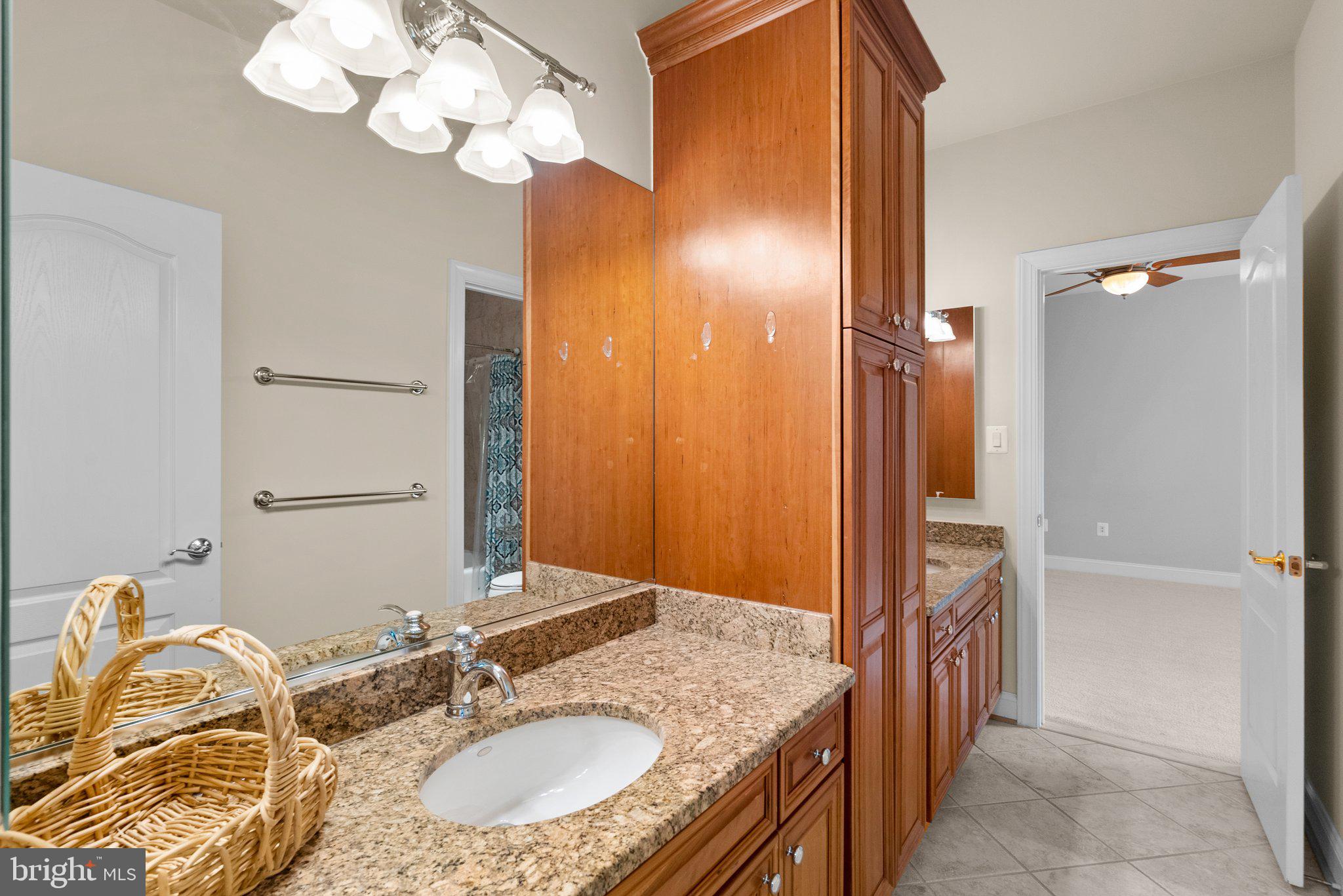 8262 TRAILWOOD COURT