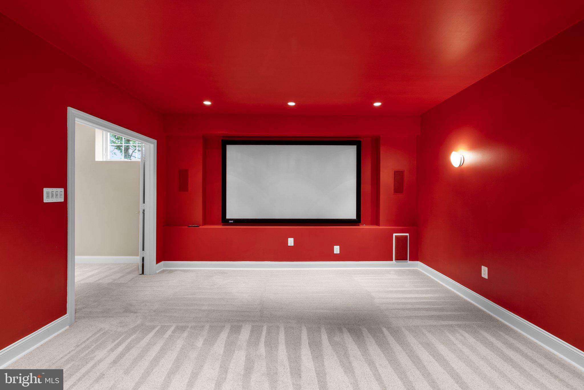 8262 TRAILWOOD COURT