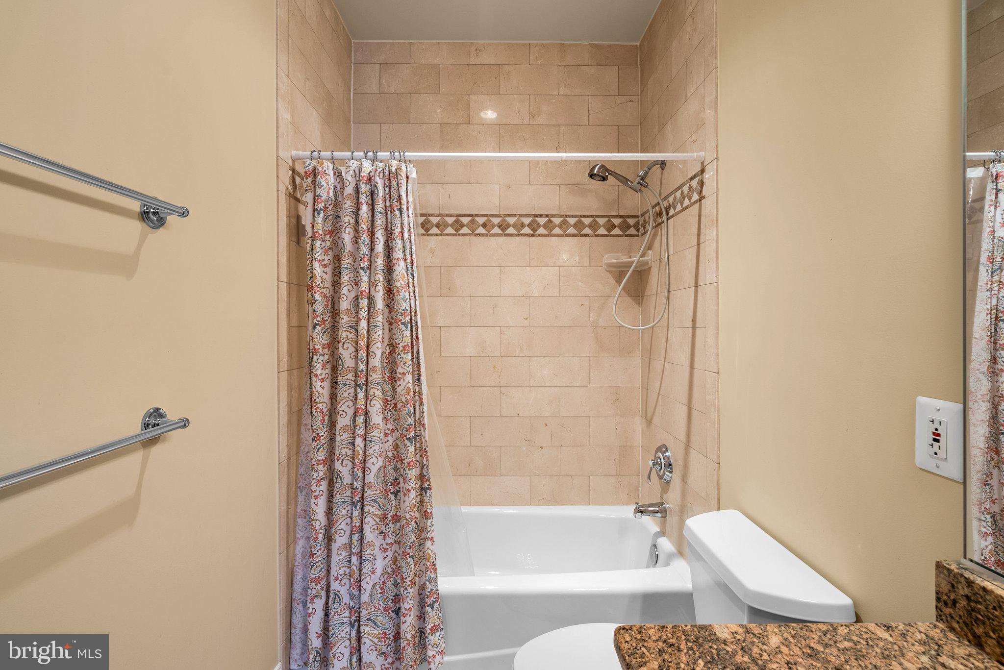 8262 TRAILWOOD COURT