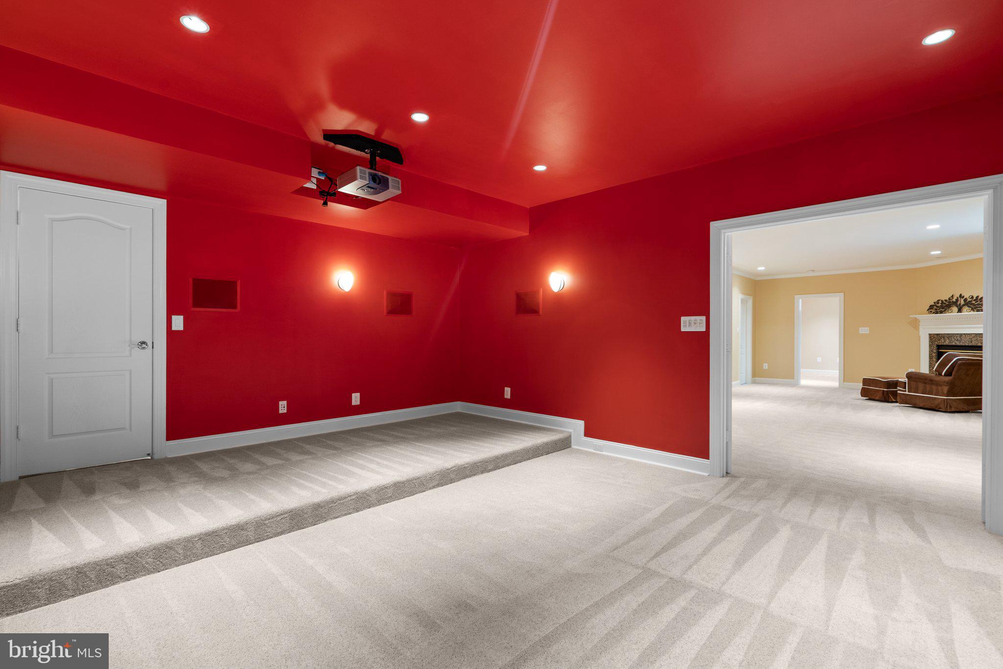 8262 TRAILWOOD COURT