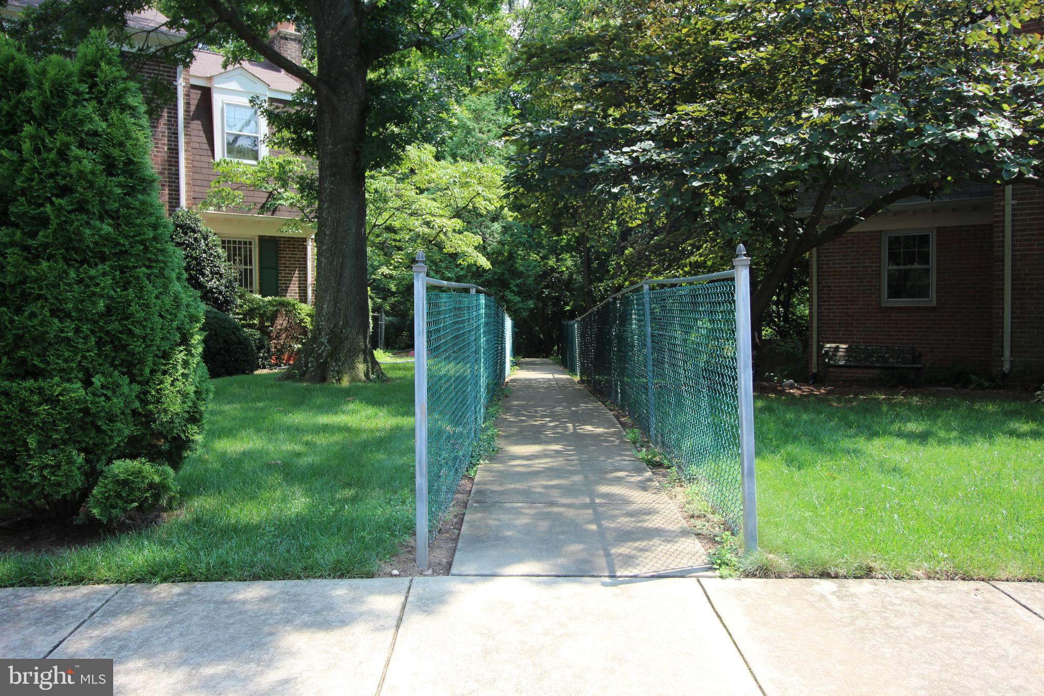 2348 WHEYSTONE COURT