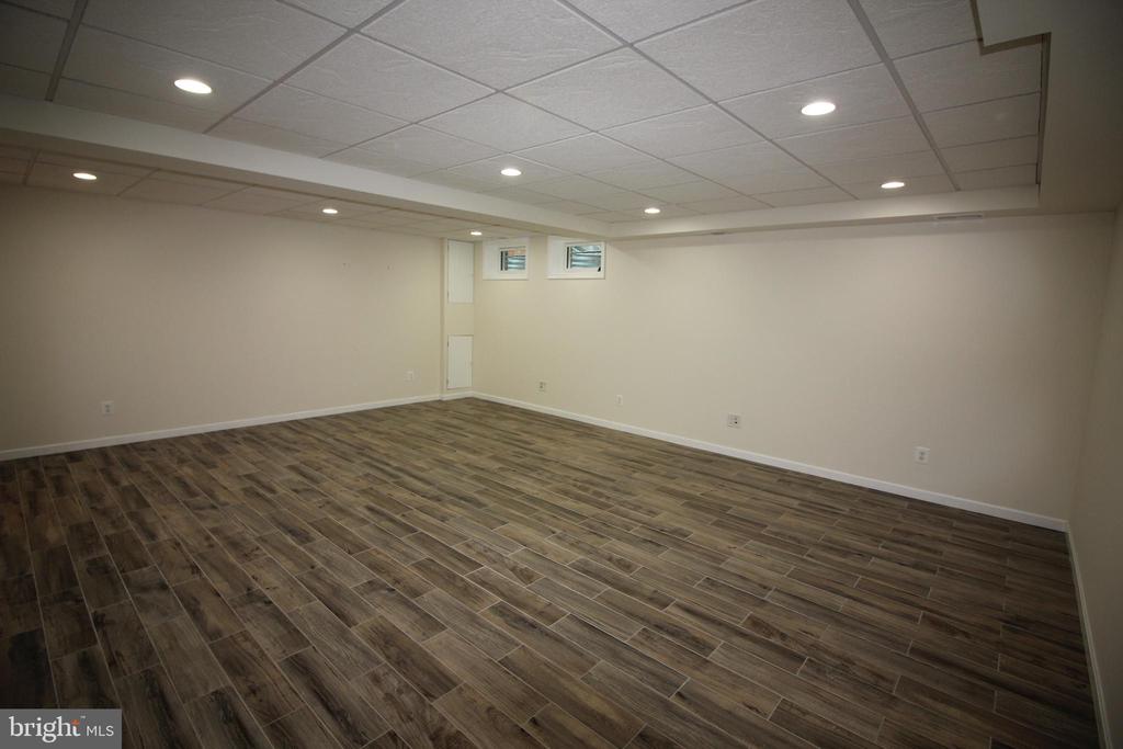 2348 WHEYSTONE COURT