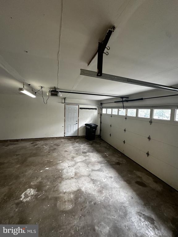 2281 DOSINIA COURT