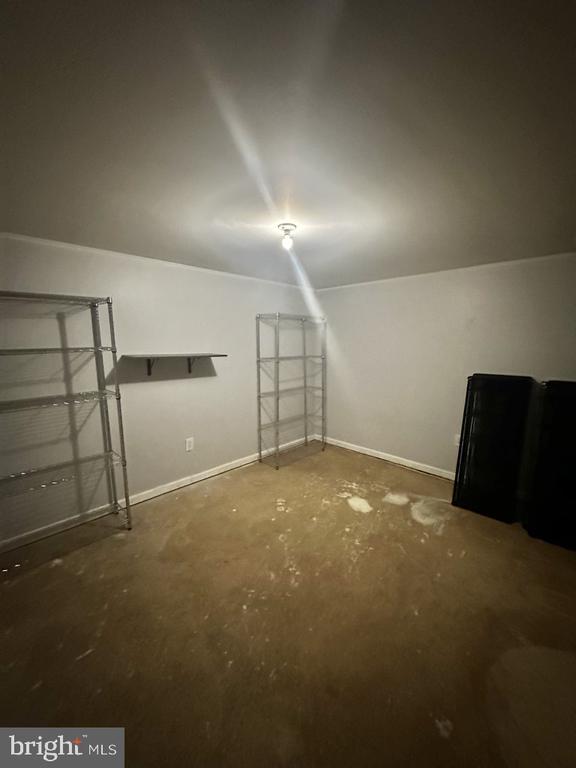 2281 DOSINIA COURT