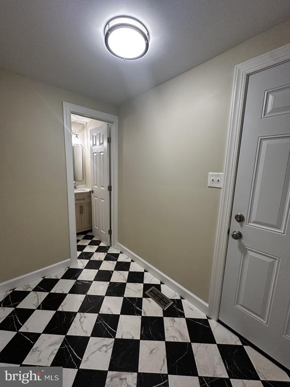 2281 DOSINIA COURT