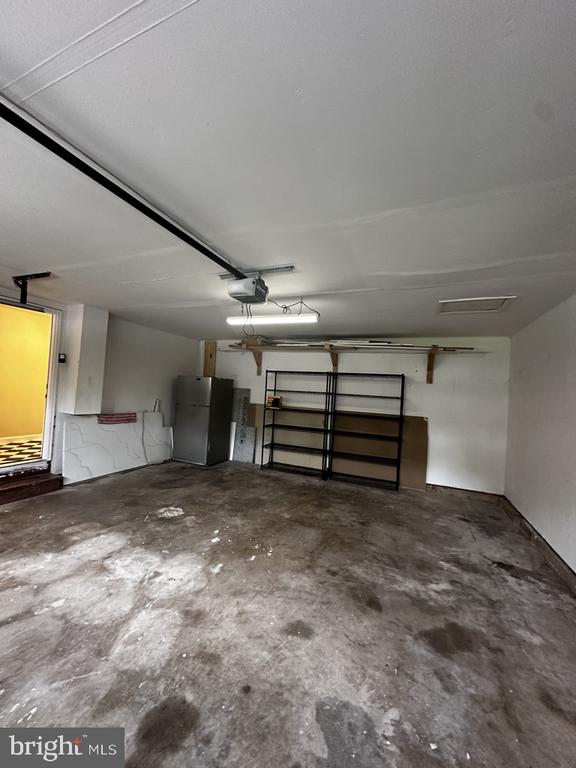 2281 DOSINIA COURT