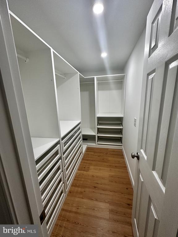 2281 DOSINIA COURT