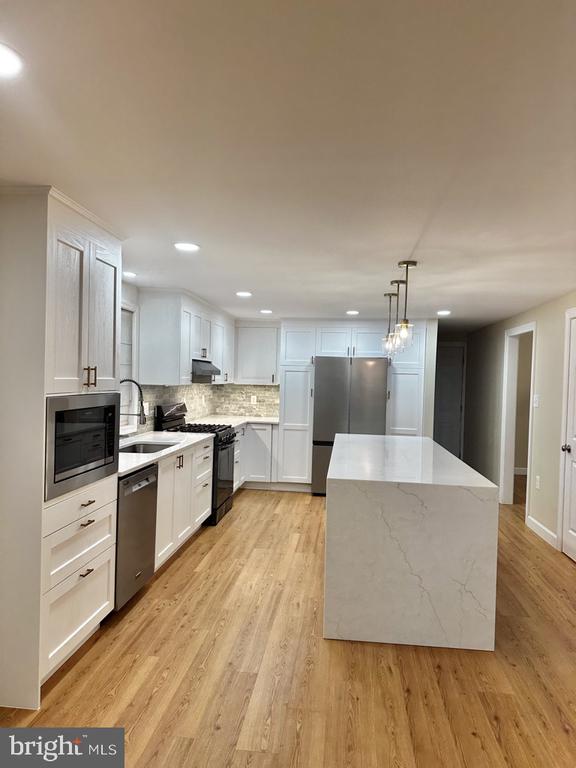 2281 DOSINIA COURT