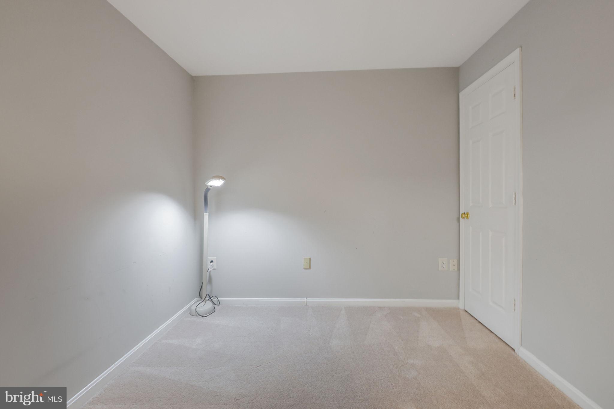 43056 CANDLEWICK SQUARE