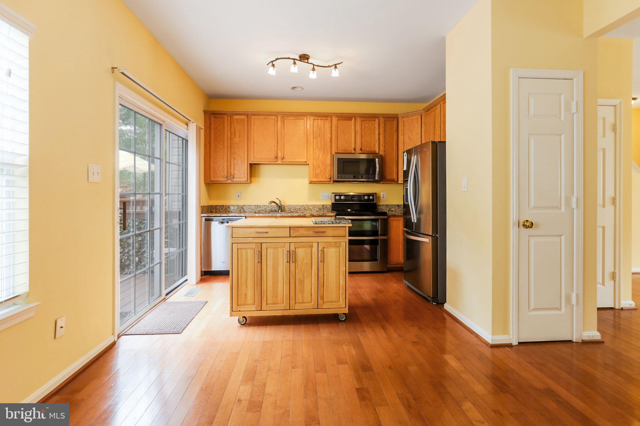 43056 CANDLEWICK SQUARE