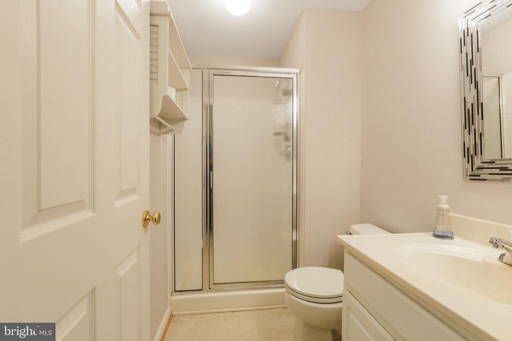 43056 CANDLEWICK SQUARE
