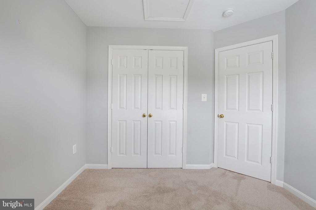 43056 CANDLEWICK SQUARE